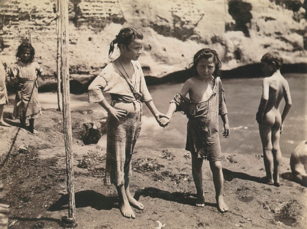 Children of Naples on Beach, 1872 - Roberto Rive