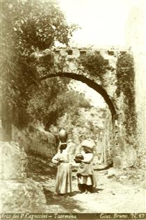 Arch near the Capuchins church - Taormina - Giuseppe Bruno