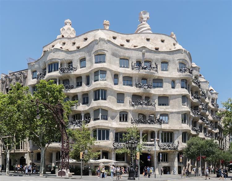 Casa Milà (La Pedrera), 1906 - 1910 - Antoni Gaudí