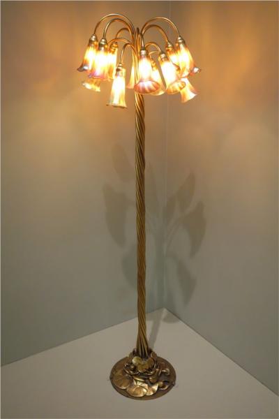 Pond Lily table lamp (model no. 344), 1910 - Louis Comfort Tiffany 