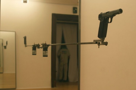 Raum der gegenseitigen Zerstorung (Pistoles), 1992 - Ребекка Хорн