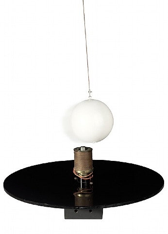 Boule électromagnétique, 1965 - Такис