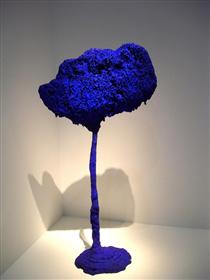Tree, large blue sponge - Ив Кляйн